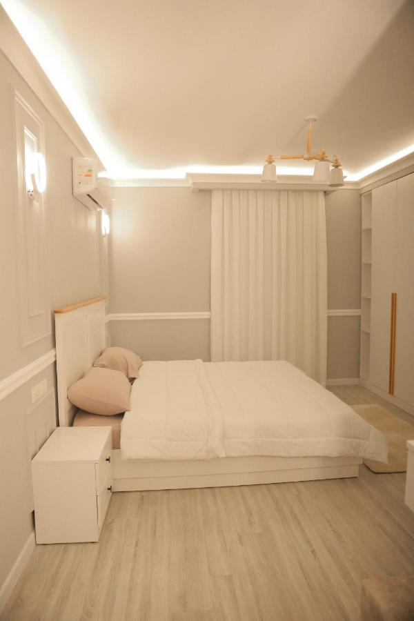 Apartment Luxury Fully-furnished In El-rehab1 Cairo